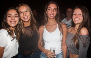 
<a style='margin-left: 5px;' class='btn btn-xs btn-social btn-facebook' href='https://www.facebook.com/sharer/sharer.php?u=https://galeramix.s01.web.getmuller.com.br/imagem/a67/800-800-90/conteudo/site_galerias/67/annita-petry-galera-mix-189.jpg' rel='popup' data-width='500' data-height='400'><i class='fa fa-facebook'></i>Compartilhar <span class='hidden-xs'>no Facebook</span>
</a> 
<a class='btn btn-default btn-xs' target='_blank' href='imagem/a67/800-800-90/conteudo/site_galerias/67/annita-petry-galera-mix-189.jpg'>
<span class='glyphicon glyphicon-cloud-download'></span> Salvar
</a>
