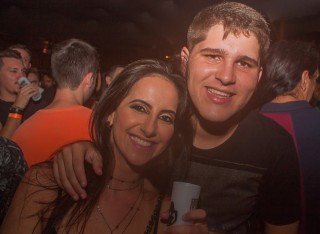 
<a style='margin-left: 5px;' class='btn btn-xs btn-social btn-facebook' href='https://www.facebook.com/sharer/sharer.php?u=https://galeramix.s01.web.getmuller.com.br/imagem/a67/800-800-90/conteudo/site_galerias/67/annita-petry-galera-mix-197.jpg' rel='popup' data-width='500' data-height='400'><i class='fa fa-facebook'></i>Compartilhar <span class='hidden-xs'>no Facebook</span>
</a> 
<a class='btn btn-default btn-xs' target='_blank' href='imagem/a67/800-800-90/conteudo/site_galerias/67/annita-petry-galera-mix-197.jpg'>
<span class='glyphicon glyphicon-cloud-download'></span> Salvar
</a>
