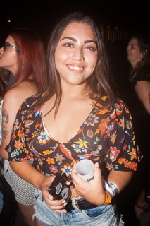 
<a style='margin-left: 5px;' class='btn btn-xs btn-social btn-facebook' href='https://www.facebook.com/sharer/sharer.php?u=https://galeramix.s01.web.getmuller.com.br/imagem/a67/800-800-90/conteudo/site_galerias/67/annita-petry-galera-mix-204.jpg' rel='popup' data-width='500' data-height='400'><i class='fa fa-facebook'></i>Compartilhar <span class='hidden-xs'>no Facebook</span>
</a> 
<a class='btn btn-default btn-xs' target='_blank' href='imagem/a67/800-800-90/conteudo/site_galerias/67/annita-petry-galera-mix-204.jpg'>
<span class='glyphicon glyphicon-cloud-download'></span> Salvar
</a>
