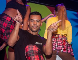 
<a style='margin-left: 5px;' class='btn btn-xs btn-social btn-facebook' href='https://www.facebook.com/sharer/sharer.php?u=https://galeramix.s01.web.getmuller.com.br/imagem/a67/800-800-90/conteudo/site_galerias/67/annita-petry-galera-mix-21.jpg' rel='popup' data-width='500' data-height='400'><i class='fa fa-facebook'></i>Compartilhar <span class='hidden-xs'>no Facebook</span>
</a> 
<a class='btn btn-default btn-xs' target='_blank' href='imagem/a67/800-800-90/conteudo/site_galerias/67/annita-petry-galera-mix-21.jpg'>
<span class='glyphicon glyphicon-cloud-download'></span> Salvar
</a>
