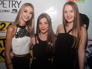 
<a style='margin-left: 5px;' class='btn btn-xs btn-social btn-facebook' href='https://www.facebook.com/sharer/sharer.php?u=https://galeramix.s01.web.getmuller.com.br/imagem/a67/800-800-90/conteudo/site_galerias/67/annita-petry-galera-mix-40.jpg' rel='popup' data-width='500' data-height='400'><i class='fa fa-facebook'></i>Compartilhar <span class='hidden-xs'>no Facebook</span>
</a> 
<a class='btn btn-default btn-xs' target='_blank' href='imagem/a67/800-800-90/conteudo/site_galerias/67/annita-petry-galera-mix-40.jpg'>
<span class='glyphicon glyphicon-cloud-download'></span> Salvar
</a>
