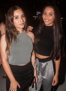 
<a style='margin-left: 5px;' class='btn btn-xs btn-social btn-facebook' href='https://www.facebook.com/sharer/sharer.php?u=https://galeramix.s01.web.getmuller.com.br/imagem/a67/800-800-90/conteudo/site_galerias/67/annita-petry-galera-mix-46.jpg' rel='popup' data-width='500' data-height='400'><i class='fa fa-facebook'></i>Compartilhar <span class='hidden-xs'>no Facebook</span>
</a> 
<a class='btn btn-default btn-xs' target='_blank' href='imagem/a67/800-800-90/conteudo/site_galerias/67/annita-petry-galera-mix-46.jpg'>
<span class='glyphicon glyphicon-cloud-download'></span> Salvar
</a>
