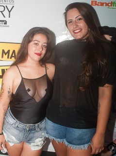 
<a style='margin-left: 5px;' class='btn btn-xs btn-social btn-facebook' href='https://www.facebook.com/sharer/sharer.php?u=https://galeramix.s01.web.getmuller.com.br/imagem/a67/800-800-90/conteudo/site_galerias/67/annita-petry-galera-mix-47.jpg' rel='popup' data-width='500' data-height='400'><i class='fa fa-facebook'></i>Compartilhar <span class='hidden-xs'>no Facebook</span>
</a> 
<a class='btn btn-default btn-xs' target='_blank' href='imagem/a67/800-800-90/conteudo/site_galerias/67/annita-petry-galera-mix-47.jpg'>
<span class='glyphicon glyphicon-cloud-download'></span> Salvar
</a>
