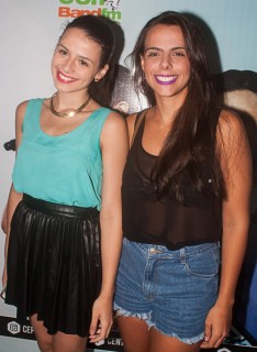 
<a style='margin-left: 5px;' class='btn btn-xs btn-social btn-facebook' href='https://www.facebook.com/sharer/sharer.php?u=https://galeramix.s01.web.getmuller.com.br/imagem/a67/800-800-90/conteudo/site_galerias/67/annita-petry-galera-mix-49.jpg' rel='popup' data-width='500' data-height='400'><i class='fa fa-facebook'></i>Compartilhar <span class='hidden-xs'>no Facebook</span>
</a> 
<a class='btn btn-default btn-xs' target='_blank' href='imagem/a67/800-800-90/conteudo/site_galerias/67/annita-petry-galera-mix-49.jpg'>
<span class='glyphicon glyphicon-cloud-download'></span> Salvar
</a>
