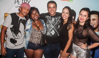 
<a style='margin-left: 5px;' class='btn btn-xs btn-social btn-facebook' href='https://www.facebook.com/sharer/sharer.php?u=https://galeramix.s01.web.getmuller.com.br/imagem/a67/800-800-90/conteudo/site_galerias/67/annita-petry-galera-mix-59.jpg' rel='popup' data-width='500' data-height='400'><i class='fa fa-facebook'></i>Compartilhar <span class='hidden-xs'>no Facebook</span>
</a> 
<a class='btn btn-default btn-xs' target='_blank' href='imagem/a67/800-800-90/conteudo/site_galerias/67/annita-petry-galera-mix-59.jpg'>
<span class='glyphicon glyphicon-cloud-download'></span> Salvar
</a>
