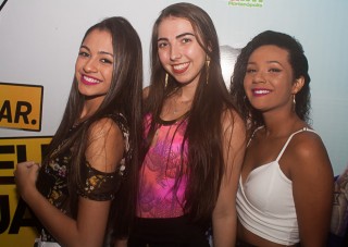 
<a style='margin-left: 5px;' class='btn btn-xs btn-social btn-facebook' href='https://www.facebook.com/sharer/sharer.php?u=https://galeramix.s01.web.getmuller.com.br/imagem/a67/800-800-90/conteudo/site_galerias/67/annita-petry-galera-mix-74.jpg' rel='popup' data-width='500' data-height='400'><i class='fa fa-facebook'></i>Compartilhar <span class='hidden-xs'>no Facebook</span>
</a> 
<a class='btn btn-default btn-xs' target='_blank' href='imagem/a67/800-800-90/conteudo/site_galerias/67/annita-petry-galera-mix-74.jpg'>
<span class='glyphicon glyphicon-cloud-download'></span> Salvar
</a>
