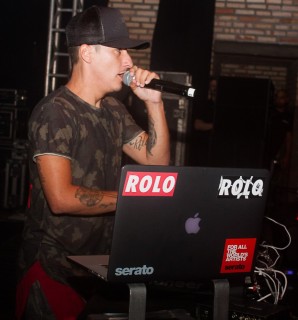 
<a style='margin-left: 5px;' class='btn btn-xs btn-social btn-facebook' href='https://www.facebook.com/sharer/sharer.php?u=https://galeramix.s01.web.getmuller.com.br/imagem/a67/800-800-90/conteudo/site_galerias/67/annita-petry-galera-mix-85.jpg' rel='popup' data-width='500' data-height='400'><i class='fa fa-facebook'></i>Compartilhar <span class='hidden-xs'>no Facebook</span>
</a> 
<a class='btn btn-default btn-xs' target='_blank' href='imagem/a67/800-800-90/conteudo/site_galerias/67/annita-petry-galera-mix-85.jpg'>
<span class='glyphicon glyphicon-cloud-download'></span> Salvar
</a>
