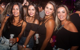 
<a style='margin-left: 5px;' class='btn btn-xs btn-social btn-facebook' href='https://www.facebook.com/sharer/sharer.php?u=https://galeramix.s01.web.getmuller.com.br/imagem/a67/800-800-90/conteudo/site_galerias/67/annita-petry-galera-mix-99.jpg' rel='popup' data-width='500' data-height='400'><i class='fa fa-facebook'></i>Compartilhar <span class='hidden-xs'>no Facebook</span>
</a> 
<a class='btn btn-default btn-xs' target='_blank' href='imagem/a67/800-800-90/conteudo/site_galerias/67/annita-petry-galera-mix-99.jpg'>
<span class='glyphicon glyphicon-cloud-download'></span> Salvar
</a>
