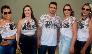 
<a style='margin-left: 5px;' class='btn btn-xs btn-social btn-facebook' href='https://www.facebook.com/sharer/sharer.php?u=https://galeramix.s01.web.getmuller.com.br/imagem/a68/800-800-90/conteudo/site_galerias/68/10-costelaco-do-jr-seco-106.jpg' rel='popup' data-width='500' data-height='400'><i class='fa fa-facebook'></i>Compartilhar <span class='hidden-xs'>no Facebook</span>
</a> 
<a class='btn btn-default btn-xs' target='_blank' href='imagem/a68/800-800-90/conteudo/site_galerias/68/10-costelaco-do-jr-seco-106.jpg'>
<span class='glyphicon glyphicon-cloud-download'></span> Salvar
</a>
