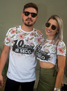 
<a style='margin-left: 5px;' class='btn btn-xs btn-social btn-facebook' href='https://www.facebook.com/sharer/sharer.php?u=https://galeramix.s01.web.getmuller.com.br/imagem/a68/800-800-90/conteudo/site_galerias/68/10-costelaco-do-jr-seco-122.jpg' rel='popup' data-width='500' data-height='400'><i class='fa fa-facebook'></i>Compartilhar <span class='hidden-xs'>no Facebook</span>
</a> 
<a class='btn btn-default btn-xs' target='_blank' href='imagem/a68/800-800-90/conteudo/site_galerias/68/10-costelaco-do-jr-seco-122.jpg'>
<span class='glyphicon glyphicon-cloud-download'></span> Salvar
</a>
