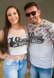 
<a style='margin-left: 5px;' class='btn btn-xs btn-social btn-facebook' href='https://www.facebook.com/sharer/sharer.php?u=https://galeramix.s01.web.getmuller.com.br/imagem/a68/800-800-90/conteudo/site_galerias/68/10-costelaco-do-jr-seco-124.jpg' rel='popup' data-width='500' data-height='400'><i class='fa fa-facebook'></i>Compartilhar <span class='hidden-xs'>no Facebook</span>
</a> 
<a class='btn btn-default btn-xs' target='_blank' href='imagem/a68/800-800-90/conteudo/site_galerias/68/10-costelaco-do-jr-seco-124.jpg'>
<span class='glyphicon glyphicon-cloud-download'></span> Salvar
</a>
