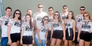 
<a style='margin-left: 5px;' class='btn btn-xs btn-social btn-facebook' href='https://www.facebook.com/sharer/sharer.php?u=https://galeramix.s01.web.getmuller.com.br/imagem/a68/800-800-90/conteudo/site_galerias/68/10-costelaco-do-jr-seco-14.jpg' rel='popup' data-width='500' data-height='400'><i class='fa fa-facebook'></i>Compartilhar <span class='hidden-xs'>no Facebook</span>
</a> 
<a class='btn btn-default btn-xs' target='_blank' href='imagem/a68/800-800-90/conteudo/site_galerias/68/10-costelaco-do-jr-seco-14.jpg'>
<span class='glyphicon glyphicon-cloud-download'></span> Salvar
</a>
