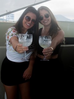 
<a style='margin-left: 5px;' class='btn btn-xs btn-social btn-facebook' href='https://www.facebook.com/sharer/sharer.php?u=https://galeramix.s01.web.getmuller.com.br/imagem/a68/800-800-90/conteudo/site_galerias/68/10-costelaco-do-jr-seco-143.jpg' rel='popup' data-width='500' data-height='400'><i class='fa fa-facebook'></i>Compartilhar <span class='hidden-xs'>no Facebook</span>
</a> 
<a class='btn btn-default btn-xs' target='_blank' href='imagem/a68/800-800-90/conteudo/site_galerias/68/10-costelaco-do-jr-seco-143.jpg'>
<span class='glyphicon glyphicon-cloud-download'></span> Salvar
</a>
