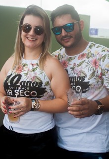 
<a style='margin-left: 5px;' class='btn btn-xs btn-social btn-facebook' href='https://www.facebook.com/sharer/sharer.php?u=https://galeramix.s01.web.getmuller.com.br/imagem/a68/800-800-90/conteudo/site_galerias/68/10-costelaco-do-jr-seco-144.jpg' rel='popup' data-width='500' data-height='400'><i class='fa fa-facebook'></i>Compartilhar <span class='hidden-xs'>no Facebook</span>
</a> 
<a class='btn btn-default btn-xs' target='_blank' href='imagem/a68/800-800-90/conteudo/site_galerias/68/10-costelaco-do-jr-seco-144.jpg'>
<span class='glyphicon glyphicon-cloud-download'></span> Salvar
</a>
