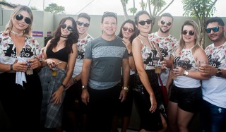 
<a style='margin-left: 5px;' class='btn btn-xs btn-social btn-facebook' href='https://www.facebook.com/sharer/sharer.php?u=https://galeramix.s01.web.getmuller.com.br/imagem/a68/800-800-90/conteudo/site_galerias/68/10-costelaco-do-jr-seco-145.jpg' rel='popup' data-width='500' data-height='400'><i class='fa fa-facebook'></i>Compartilhar <span class='hidden-xs'>no Facebook</span>
</a> 
<a class='btn btn-default btn-xs' target='_blank' href='imagem/a68/800-800-90/conteudo/site_galerias/68/10-costelaco-do-jr-seco-145.jpg'>
<span class='glyphicon glyphicon-cloud-download'></span> Salvar
</a>
