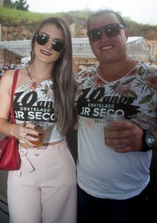 
<a style='margin-left: 5px;' class='btn btn-xs btn-social btn-facebook' href='https://www.facebook.com/sharer/sharer.php?u=https://galeramix.s01.web.getmuller.com.br/imagem/a68/800-800-90/conteudo/site_galerias/68/10-costelaco-do-jr-seco-146.jpg' rel='popup' data-width='500' data-height='400'><i class='fa fa-facebook'></i>Compartilhar <span class='hidden-xs'>no Facebook</span>
</a> 
<a class='btn btn-default btn-xs' target='_blank' href='imagem/a68/800-800-90/conteudo/site_galerias/68/10-costelaco-do-jr-seco-146.jpg'>
<span class='glyphicon glyphicon-cloud-download'></span> Salvar
</a>
