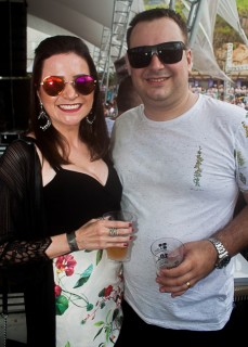 
<a style='margin-left: 5px;' class='btn btn-xs btn-social btn-facebook' href='https://www.facebook.com/sharer/sharer.php?u=https://galeramix.s01.web.getmuller.com.br/imagem/a68/800-800-90/conteudo/site_galerias/68/10-costelaco-do-jr-seco-148.jpg' rel='popup' data-width='500' data-height='400'><i class='fa fa-facebook'></i>Compartilhar <span class='hidden-xs'>no Facebook</span>
</a> 
<a class='btn btn-default btn-xs' target='_blank' href='imagem/a68/800-800-90/conteudo/site_galerias/68/10-costelaco-do-jr-seco-148.jpg'>
<span class='glyphicon glyphicon-cloud-download'></span> Salvar
</a>
