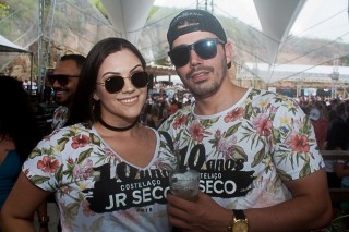 
<a style='margin-left: 5px;' class='btn btn-xs btn-social btn-facebook' href='https://www.facebook.com/sharer/sharer.php?u=https://galeramix.s01.web.getmuller.com.br/imagem/a68/800-800-90/conteudo/site_galerias/68/10-costelaco-do-jr-seco-150.jpg' rel='popup' data-width='500' data-height='400'><i class='fa fa-facebook'></i>Compartilhar <span class='hidden-xs'>no Facebook</span>
</a> 
<a class='btn btn-default btn-xs' target='_blank' href='imagem/a68/800-800-90/conteudo/site_galerias/68/10-costelaco-do-jr-seco-150.jpg'>
<span class='glyphicon glyphicon-cloud-download'></span> Salvar
</a>
