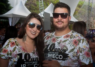 
<a style='margin-left: 5px;' class='btn btn-xs btn-social btn-facebook' href='https://www.facebook.com/sharer/sharer.php?u=https://galeramix.s01.web.getmuller.com.br/imagem/a68/800-800-90/conteudo/site_galerias/68/10-costelaco-do-jr-seco-153.jpg' rel='popup' data-width='500' data-height='400'><i class='fa fa-facebook'></i>Compartilhar <span class='hidden-xs'>no Facebook</span>
</a> 
<a class='btn btn-default btn-xs' target='_blank' href='imagem/a68/800-800-90/conteudo/site_galerias/68/10-costelaco-do-jr-seco-153.jpg'>
<span class='glyphicon glyphicon-cloud-download'></span> Salvar
</a>
