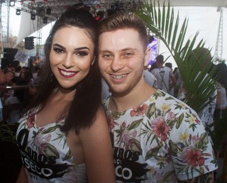 
<a style='margin-left: 5px;' class='btn btn-xs btn-social btn-facebook' href='https://www.facebook.com/sharer/sharer.php?u=https://galeramix.s01.web.getmuller.com.br/imagem/a68/800-800-90/conteudo/site_galerias/68/10-costelaco-do-jr-seco-157.jpg' rel='popup' data-width='500' data-height='400'><i class='fa fa-facebook'></i>Compartilhar <span class='hidden-xs'>no Facebook</span>
</a> 
<a class='btn btn-default btn-xs' target='_blank' href='imagem/a68/800-800-90/conteudo/site_galerias/68/10-costelaco-do-jr-seco-157.jpg'>
<span class='glyphicon glyphicon-cloud-download'></span> Salvar
</a>
