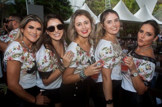 
<a style='margin-left: 5px;' class='btn btn-xs btn-social btn-facebook' href='https://www.facebook.com/sharer/sharer.php?u=https://galeramix.s01.web.getmuller.com.br/imagem/a68/800-800-90/conteudo/site_galerias/68/10-costelaco-do-jr-seco-159.jpg' rel='popup' data-width='500' data-height='400'><i class='fa fa-facebook'></i>Compartilhar <span class='hidden-xs'>no Facebook</span>
</a> 
<a class='btn btn-default btn-xs' target='_blank' href='imagem/a68/800-800-90/conteudo/site_galerias/68/10-costelaco-do-jr-seco-159.jpg'>
<span class='glyphicon glyphicon-cloud-download'></span> Salvar
</a>
