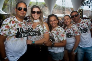 
<a style='margin-left: 5px;' class='btn btn-xs btn-social btn-facebook' href='https://www.facebook.com/sharer/sharer.php?u=https://galeramix.s01.web.getmuller.com.br/imagem/a68/800-800-90/conteudo/site_galerias/68/10-costelaco-do-jr-seco-161.jpg' rel='popup' data-width='500' data-height='400'><i class='fa fa-facebook'></i>Compartilhar <span class='hidden-xs'>no Facebook</span>
</a> 
<a class='btn btn-default btn-xs' target='_blank' href='imagem/a68/800-800-90/conteudo/site_galerias/68/10-costelaco-do-jr-seco-161.jpg'>
<span class='glyphicon glyphicon-cloud-download'></span> Salvar
</a>
