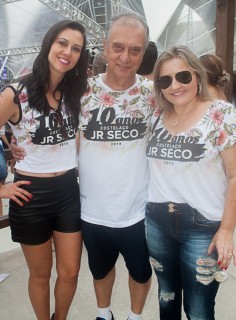 
<a style='margin-left: 5px;' class='btn btn-xs btn-social btn-facebook' href='https://www.facebook.com/sharer/sharer.php?u=https://galeramix.s01.web.getmuller.com.br/imagem/a68/800-800-90/conteudo/site_galerias/68/10-costelaco-do-jr-seco-165.jpg' rel='popup' data-width='500' data-height='400'><i class='fa fa-facebook'></i>Compartilhar <span class='hidden-xs'>no Facebook</span>
</a> 
<a class='btn btn-default btn-xs' target='_blank' href='imagem/a68/800-800-90/conteudo/site_galerias/68/10-costelaco-do-jr-seco-165.jpg'>
<span class='glyphicon glyphicon-cloud-download'></span> Salvar
</a>
