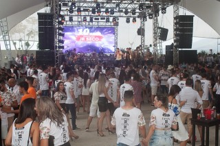 
<a style='margin-left: 5px;' class='btn btn-xs btn-social btn-facebook' href='https://www.facebook.com/sharer/sharer.php?u=https://galeramix.s01.web.getmuller.com.br/imagem/a68/800-800-90/conteudo/site_galerias/68/10-costelaco-do-jr-seco-168.jpg' rel='popup' data-width='500' data-height='400'><i class='fa fa-facebook'></i>Compartilhar <span class='hidden-xs'>no Facebook</span>
</a> 
<a class='btn btn-default btn-xs' target='_blank' href='imagem/a68/800-800-90/conteudo/site_galerias/68/10-costelaco-do-jr-seco-168.jpg'>
<span class='glyphicon glyphicon-cloud-download'></span> Salvar
</a>
