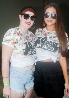 
<a style='margin-left: 5px;' class='btn btn-xs btn-social btn-facebook' href='https://www.facebook.com/sharer/sharer.php?u=https://galeramix.s01.web.getmuller.com.br/imagem/a68/800-800-90/conteudo/site_galerias/68/10-costelaco-do-jr-seco-173.jpg' rel='popup' data-width='500' data-height='400'><i class='fa fa-facebook'></i>Compartilhar <span class='hidden-xs'>no Facebook</span>
</a> 
<a class='btn btn-default btn-xs' target='_blank' href='imagem/a68/800-800-90/conteudo/site_galerias/68/10-costelaco-do-jr-seco-173.jpg'>
<span class='glyphicon glyphicon-cloud-download'></span> Salvar
</a>
