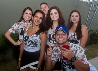 
<a style='margin-left: 5px;' class='btn btn-xs btn-social btn-facebook' href='https://www.facebook.com/sharer/sharer.php?u=https://galeramix.s01.web.getmuller.com.br/imagem/a68/800-800-90/conteudo/site_galerias/68/10-costelaco-do-jr-seco-181.jpg' rel='popup' data-width='500' data-height='400'><i class='fa fa-facebook'></i>Compartilhar <span class='hidden-xs'>no Facebook</span>
</a> 
<a class='btn btn-default btn-xs' target='_blank' href='imagem/a68/800-800-90/conteudo/site_galerias/68/10-costelaco-do-jr-seco-181.jpg'>
<span class='glyphicon glyphicon-cloud-download'></span> Salvar
</a>
