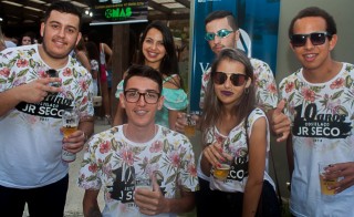 
<a style='margin-left: 5px;' class='btn btn-xs btn-social btn-facebook' href='https://www.facebook.com/sharer/sharer.php?u=https://galeramix.s01.web.getmuller.com.br/imagem/a68/800-800-90/conteudo/site_galerias/68/10-costelaco-do-jr-seco-190.jpg' rel='popup' data-width='500' data-height='400'><i class='fa fa-facebook'></i>Compartilhar <span class='hidden-xs'>no Facebook</span>
</a> 
<a class='btn btn-default btn-xs' target='_blank' href='imagem/a68/800-800-90/conteudo/site_galerias/68/10-costelaco-do-jr-seco-190.jpg'>
<span class='glyphicon glyphicon-cloud-download'></span> Salvar
</a>
