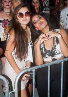 
<a style='margin-left: 5px;' class='btn btn-xs btn-social btn-facebook' href='https://www.facebook.com/sharer/sharer.php?u=https://galeramix.s01.web.getmuller.com.br/imagem/a68/800-800-90/conteudo/site_galerias/68/10-costelaco-do-jr-seco-199.jpg' rel='popup' data-width='500' data-height='400'><i class='fa fa-facebook'></i>Compartilhar <span class='hidden-xs'>no Facebook</span>
</a> 
<a class='btn btn-default btn-xs' target='_blank' href='imagem/a68/800-800-90/conteudo/site_galerias/68/10-costelaco-do-jr-seco-199.jpg'>
<span class='glyphicon glyphicon-cloud-download'></span> Salvar
</a>
