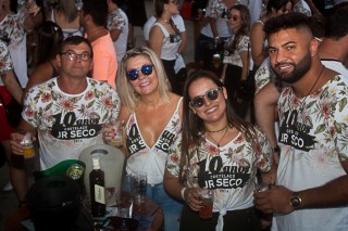 
<a style='margin-left: 5px;' class='btn btn-xs btn-social btn-facebook' href='https://www.facebook.com/sharer/sharer.php?u=https://galeramix.s01.web.getmuller.com.br/imagem/a68/800-800-90/conteudo/site_galerias/68/10-costelaco-do-jr-seco-205.jpg' rel='popup' data-width='500' data-height='400'><i class='fa fa-facebook'></i>Compartilhar <span class='hidden-xs'>no Facebook</span>
</a> 
<a class='btn btn-default btn-xs' target='_blank' href='imagem/a68/800-800-90/conteudo/site_galerias/68/10-costelaco-do-jr-seco-205.jpg'>
<span class='glyphicon glyphicon-cloud-download'></span> Salvar
</a>
