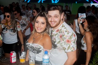 
<a style='margin-left: 5px;' class='btn btn-xs btn-social btn-facebook' href='https://www.facebook.com/sharer/sharer.php?u=https://galeramix.s01.web.getmuller.com.br/imagem/a68/800-800-90/conteudo/site_galerias/68/10-costelaco-do-jr-seco-207.jpg' rel='popup' data-width='500' data-height='400'><i class='fa fa-facebook'></i>Compartilhar <span class='hidden-xs'>no Facebook</span>
</a> 
<a class='btn btn-default btn-xs' target='_blank' href='imagem/a68/800-800-90/conteudo/site_galerias/68/10-costelaco-do-jr-seco-207.jpg'>
<span class='glyphicon glyphicon-cloud-download'></span> Salvar
</a>
