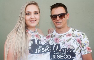 
<a style='margin-left: 5px;' class='btn btn-xs btn-social btn-facebook' href='https://www.facebook.com/sharer/sharer.php?u=https://galeramix.s01.web.getmuller.com.br/imagem/a68/800-800-90/conteudo/site_galerias/68/10-costelaco-do-jr-seco-21.jpg' rel='popup' data-width='500' data-height='400'><i class='fa fa-facebook'></i>Compartilhar <span class='hidden-xs'>no Facebook</span>
</a> 
<a class='btn btn-default btn-xs' target='_blank' href='imagem/a68/800-800-90/conteudo/site_galerias/68/10-costelaco-do-jr-seco-21.jpg'>
<span class='glyphicon glyphicon-cloud-download'></span> Salvar
</a>
