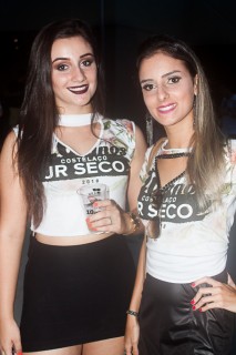 
<a style='margin-left: 5px;' class='btn btn-xs btn-social btn-facebook' href='https://www.facebook.com/sharer/sharer.php?u=https://galeramix.s01.web.getmuller.com.br/imagem/a68/800-800-90/conteudo/site_galerias/68/10-costelaco-do-jr-seco-211.jpg' rel='popup' data-width='500' data-height='400'><i class='fa fa-facebook'></i>Compartilhar <span class='hidden-xs'>no Facebook</span>
</a> 
<a class='btn btn-default btn-xs' target='_blank' href='imagem/a68/800-800-90/conteudo/site_galerias/68/10-costelaco-do-jr-seco-211.jpg'>
<span class='glyphicon glyphicon-cloud-download'></span> Salvar
</a>
