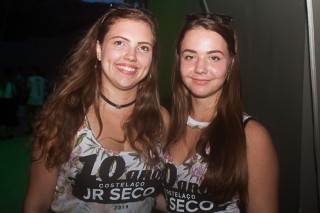 
<a style='margin-left: 5px;' class='btn btn-xs btn-social btn-facebook' href='https://www.facebook.com/sharer/sharer.php?u=https://galeramix.s01.web.getmuller.com.br/imagem/a68/800-800-90/conteudo/site_galerias/68/10-costelaco-do-jr-seco-213.jpg' rel='popup' data-width='500' data-height='400'><i class='fa fa-facebook'></i>Compartilhar <span class='hidden-xs'>no Facebook</span>
</a> 
<a class='btn btn-default btn-xs' target='_blank' href='imagem/a68/800-800-90/conteudo/site_galerias/68/10-costelaco-do-jr-seco-213.jpg'>
<span class='glyphicon glyphicon-cloud-download'></span> Salvar
</a>
