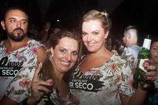 
<a style='margin-left: 5px;' class='btn btn-xs btn-social btn-facebook' href='https://www.facebook.com/sharer/sharer.php?u=https://galeramix.s01.web.getmuller.com.br/imagem/a68/800-800-90/conteudo/site_galerias/68/10-costelaco-do-jr-seco-231.jpg' rel='popup' data-width='500' data-height='400'><i class='fa fa-facebook'></i>Compartilhar <span class='hidden-xs'>no Facebook</span>
</a> 
<a class='btn btn-default btn-xs' target='_blank' href='imagem/a68/800-800-90/conteudo/site_galerias/68/10-costelaco-do-jr-seco-231.jpg'>
<span class='glyphicon glyphicon-cloud-download'></span> Salvar
</a>
