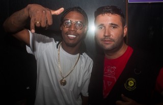 
<a style='margin-left: 5px;' class='btn btn-xs btn-social btn-facebook' href='https://www.facebook.com/sharer/sharer.php?u=https://galeramix.s01.web.getmuller.com.br/imagem/a68/800-800-90/conteudo/site_galerias/68/10-costelaco-do-jr-seco-241.jpg' rel='popup' data-width='500' data-height='400'><i class='fa fa-facebook'></i>Compartilhar <span class='hidden-xs'>no Facebook</span>
</a> 
<a class='btn btn-default btn-xs' target='_blank' href='imagem/a68/800-800-90/conteudo/site_galerias/68/10-costelaco-do-jr-seco-241.jpg'>
<span class='glyphicon glyphicon-cloud-download'></span> Salvar
</a>
