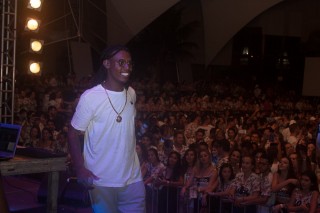 
<a style='margin-left: 5px;' class='btn btn-xs btn-social btn-facebook' href='https://www.facebook.com/sharer/sharer.php?u=https://galeramix.s01.web.getmuller.com.br/imagem/a68/800-800-90/conteudo/site_galerias/68/10-costelaco-do-jr-seco-243.jpg' rel='popup' data-width='500' data-height='400'><i class='fa fa-facebook'></i>Compartilhar <span class='hidden-xs'>no Facebook</span>
</a> 
<a class='btn btn-default btn-xs' target='_blank' href='imagem/a68/800-800-90/conteudo/site_galerias/68/10-costelaco-do-jr-seco-243.jpg'>
<span class='glyphicon glyphicon-cloud-download'></span> Salvar
</a>
