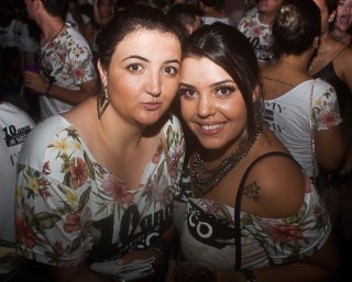 
<a style='margin-left: 5px;' class='btn btn-xs btn-social btn-facebook' href='https://www.facebook.com/sharer/sharer.php?u=https://galeramix.s01.web.getmuller.com.br/imagem/a68/800-800-90/conteudo/site_galerias/68/10-costelaco-do-jr-seco-252.jpg' rel='popup' data-width='500' data-height='400'><i class='fa fa-facebook'></i>Compartilhar <span class='hidden-xs'>no Facebook</span>
</a> 
<a class='btn btn-default btn-xs' target='_blank' href='imagem/a68/800-800-90/conteudo/site_galerias/68/10-costelaco-do-jr-seco-252.jpg'>
<span class='glyphicon glyphicon-cloud-download'></span> Salvar
</a>
