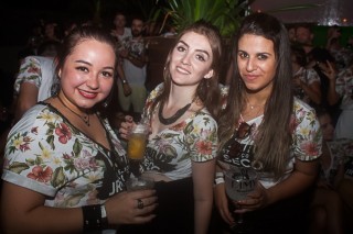 
<a style='margin-left: 5px;' class='btn btn-xs btn-social btn-facebook' href='https://www.facebook.com/sharer/sharer.php?u=https://galeramix.s01.web.getmuller.com.br/imagem/a68/800-800-90/conteudo/site_galerias/68/10-costelaco-do-jr-seco-255.jpg' rel='popup' data-width='500' data-height='400'><i class='fa fa-facebook'></i>Compartilhar <span class='hidden-xs'>no Facebook</span>
</a> 
<a class='btn btn-default btn-xs' target='_blank' href='imagem/a68/800-800-90/conteudo/site_galerias/68/10-costelaco-do-jr-seco-255.jpg'>
<span class='glyphicon glyphicon-cloud-download'></span> Salvar
</a>
