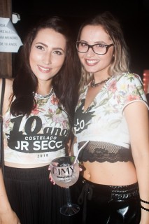 
<a style='margin-left: 5px;' class='btn btn-xs btn-social btn-facebook' href='https://www.facebook.com/sharer/sharer.php?u=https://galeramix.s01.web.getmuller.com.br/imagem/a68/800-800-90/conteudo/site_galerias/68/10-costelaco-do-jr-seco-258.jpg' rel='popup' data-width='500' data-height='400'><i class='fa fa-facebook'></i>Compartilhar <span class='hidden-xs'>no Facebook</span>
</a> 
<a class='btn btn-default btn-xs' target='_blank' href='imagem/a68/800-800-90/conteudo/site_galerias/68/10-costelaco-do-jr-seco-258.jpg'>
<span class='glyphicon glyphicon-cloud-download'></span> Salvar
</a>
