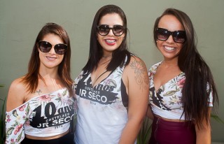 
<a style='margin-left: 5px;' class='btn btn-xs btn-social btn-facebook' href='https://www.facebook.com/sharer/sharer.php?u=https://galeramix.s01.web.getmuller.com.br/imagem/a68/800-800-90/conteudo/site_galerias/68/10-costelaco-do-jr-seco-41.jpg' rel='popup' data-width='500' data-height='400'><i class='fa fa-facebook'></i>Compartilhar <span class='hidden-xs'>no Facebook</span>
</a> 
<a class='btn btn-default btn-xs' target='_blank' href='imagem/a68/800-800-90/conteudo/site_galerias/68/10-costelaco-do-jr-seco-41.jpg'>
<span class='glyphicon glyphicon-cloud-download'></span> Salvar
</a>
