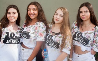 
<a style='margin-left: 5px;' class='btn btn-xs btn-social btn-facebook' href='https://www.facebook.com/sharer/sharer.php?u=https://galeramix.s01.web.getmuller.com.br/imagem/a68/800-800-90/conteudo/site_galerias/68/10-costelaco-do-jr-seco-44.jpg' rel='popup' data-width='500' data-height='400'><i class='fa fa-facebook'></i>Compartilhar <span class='hidden-xs'>no Facebook</span>
</a> 
<a class='btn btn-default btn-xs' target='_blank' href='imagem/a68/800-800-90/conteudo/site_galerias/68/10-costelaco-do-jr-seco-44.jpg'>
<span class='glyphicon glyphicon-cloud-download'></span> Salvar
</a>
