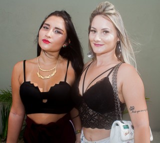 
<a style='margin-left: 5px;' class='btn btn-xs btn-social btn-facebook' href='https://www.facebook.com/sharer/sharer.php?u=https://galeramix.s01.web.getmuller.com.br/imagem/a68/800-800-90/conteudo/site_galerias/68/10-costelaco-do-jr-seco-48.jpg' rel='popup' data-width='500' data-height='400'><i class='fa fa-facebook'></i>Compartilhar <span class='hidden-xs'>no Facebook</span>
</a> 
<a class='btn btn-default btn-xs' target='_blank' href='imagem/a68/800-800-90/conteudo/site_galerias/68/10-costelaco-do-jr-seco-48.jpg'>
<span class='glyphicon glyphicon-cloud-download'></span> Salvar
</a>
