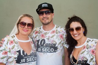 
<a style='margin-left: 5px;' class='btn btn-xs btn-social btn-facebook' href='https://www.facebook.com/sharer/sharer.php?u=https://galeramix.s01.web.getmuller.com.br/imagem/a68/800-800-90/conteudo/site_galerias/68/10-costelaco-do-jr-seco-62.jpg' rel='popup' data-width='500' data-height='400'><i class='fa fa-facebook'></i>Compartilhar <span class='hidden-xs'>no Facebook</span>
</a> 
<a class='btn btn-default btn-xs' target='_blank' href='imagem/a68/800-800-90/conteudo/site_galerias/68/10-costelaco-do-jr-seco-62.jpg'>
<span class='glyphicon glyphicon-cloud-download'></span> Salvar
</a>
