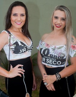 
<a style='margin-left: 5px;' class='btn btn-xs btn-social btn-facebook' href='https://www.facebook.com/sharer/sharer.php?u=https://galeramix.s01.web.getmuller.com.br/imagem/a68/800-800-90/conteudo/site_galerias/68/10-costelaco-do-jr-seco-75.jpg' rel='popup' data-width='500' data-height='400'><i class='fa fa-facebook'></i>Compartilhar <span class='hidden-xs'>no Facebook</span>
</a> 
<a class='btn btn-default btn-xs' target='_blank' href='imagem/a68/800-800-90/conteudo/site_galerias/68/10-costelaco-do-jr-seco-75.jpg'>
<span class='glyphicon glyphicon-cloud-download'></span> Salvar
</a>
