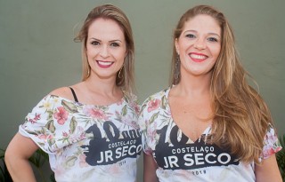 
<a style='margin-left: 5px;' class='btn btn-xs btn-social btn-facebook' href='https://www.facebook.com/sharer/sharer.php?u=https://galeramix.s01.web.getmuller.com.br/imagem/a68/800-800-90/conteudo/site_galerias/68/10-costelaco-do-jr-seco-82.jpg' rel='popup' data-width='500' data-height='400'><i class='fa fa-facebook'></i>Compartilhar <span class='hidden-xs'>no Facebook</span>
</a> 
<a class='btn btn-default btn-xs' target='_blank' href='imagem/a68/800-800-90/conteudo/site_galerias/68/10-costelaco-do-jr-seco-82.jpg'>
<span class='glyphicon glyphicon-cloud-download'></span> Salvar
</a>
