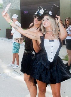 
<a style='margin-left: 5px;' class='btn btn-xs btn-social btn-facebook' href='https://www.facebook.com/sharer/sharer.php?u=https://galeramix.s01.web.getmuller.com.br/imagem/a68/800-800-90/conteudo/site_galerias/68/10-costelaco-do-jr-seco-84.jpg' rel='popup' data-width='500' data-height='400'><i class='fa fa-facebook'></i>Compartilhar <span class='hidden-xs'>no Facebook</span>
</a> 
<a class='btn btn-default btn-xs' target='_blank' href='imagem/a68/800-800-90/conteudo/site_galerias/68/10-costelaco-do-jr-seco-84.jpg'>
<span class='glyphicon glyphicon-cloud-download'></span> Salvar
</a>
